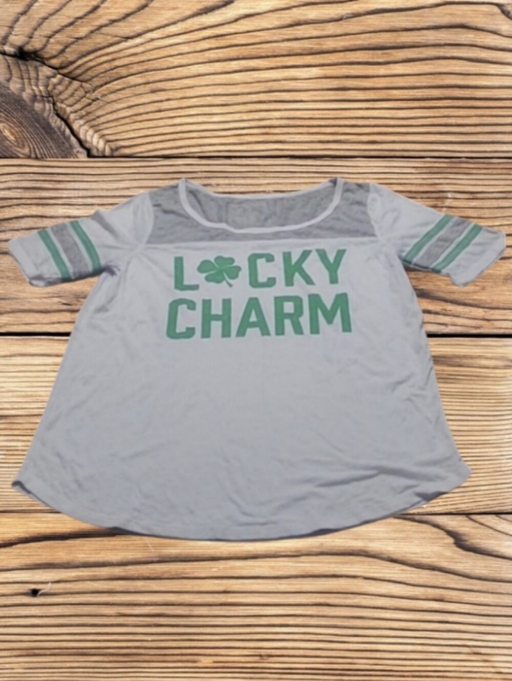 WOMEN'S GRAYSON/THREADS LUCKY CHARM SHIRT